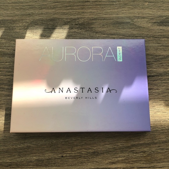 Anastasia Beverly Hills Other - Anastasia Beverly Hills Aurora Glow Kit Anastasia Beverly Hills Other - Anastasia Beverly Hills Aurora Glow Kit